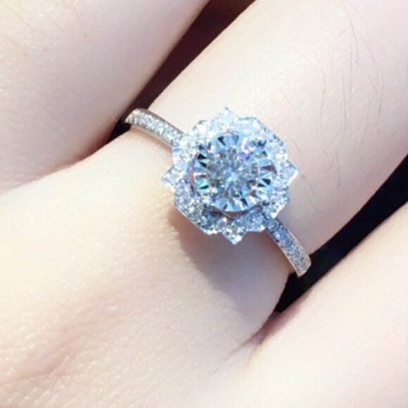 🔥Beautiful Round Shiny CZ Diamond Flower Micro Pave Wedding Ring,UNVN12316 - Picture 6 of 6